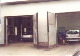 1989 - 2 Arbeitsplätze unserer damaligen freien Werkstatt.