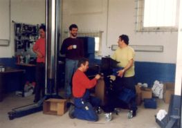 1993 - Die Werkstatt in Oelsnitz wird eingerichtet.